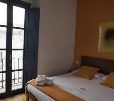 Alojamento de Acomodação e Pequeno-almoço El Escondite 4*