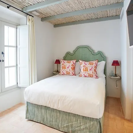 Bed & Breakfast El Escondite 4*