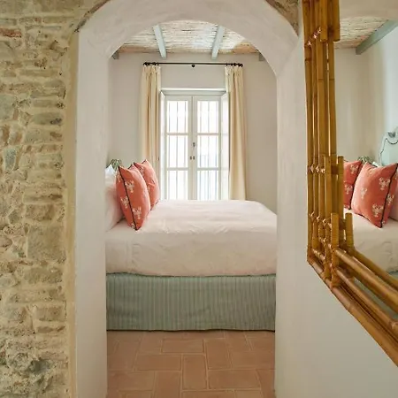 El Escondite 4*